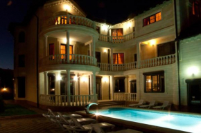 Uyutnyi Dom Hotel